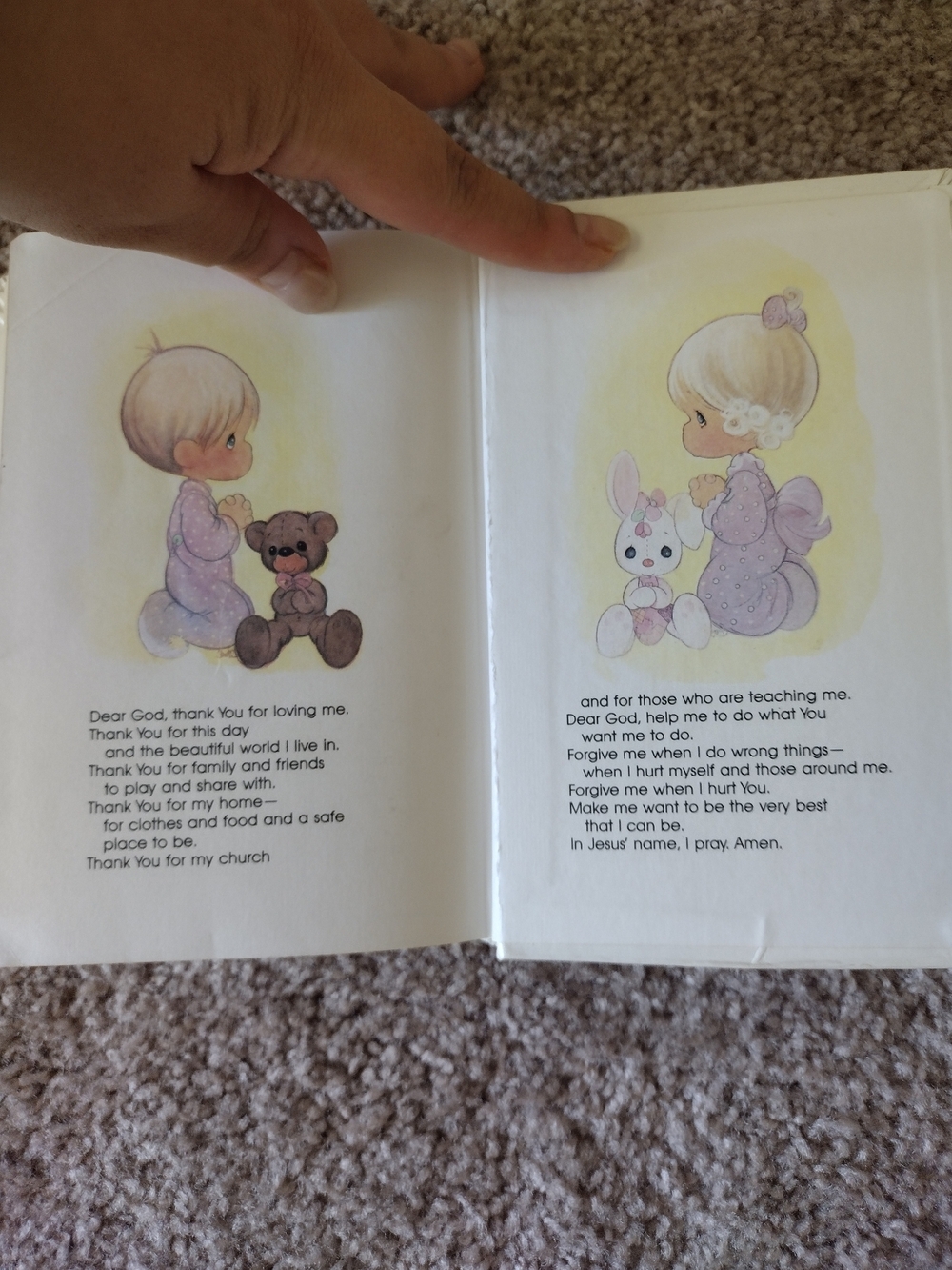 Vintage 1980's Precious Moments Bible - White Illustrated Cover - Picture 16 of 16